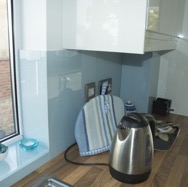 glass splashback1.jpg